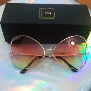 Esqape sunglasses